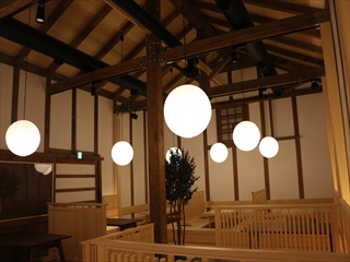 <p>「そば処鰊御殿」は、橋本家(旧鰊御殿)の一部(土蔵)を改修し、そば屋として(株)寿都振興公社が運営を担っていきます。寿都の水産物を中心とした地場産食材と掛け合わせることで、他にはない新たなそばとして提供されます。
町民の皆さんや町へ訪れた方はぜひ味わっていってください。
</p>