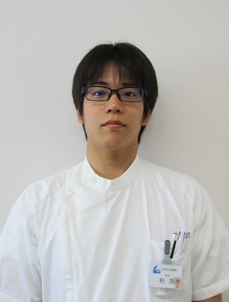 <p> 研修前には想像がつかない程に、1ヶ月間で多くの学びがありました。
「患者中心の医療」というごく当たり前の考え方でありながら難しい姿勢につき、後進への教育も軸に持続可能なかたちで提供していること。
専門職である前にひとりの地域住民として、様々な職種の方が垣根なく協力し合っていること。
そして何よりも、関わる方々みんなが生き生きとして寿都のために働いていることに深く感銘を受けました。
ここで学んだ経験は、私の今後のチャレンジへの糧にします。
貴重な1ヶ月間の経験を、本当にありがとうございました。</p>